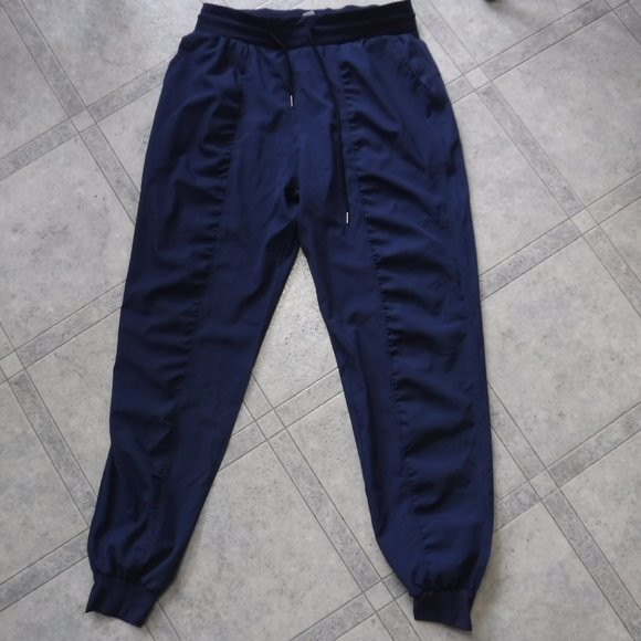 Jogger Studio Style Pleated Pant - Picture 2 of 6